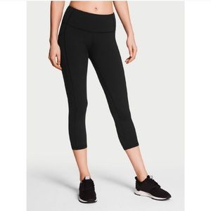Victoria's Secret Knockout Pocket Capri